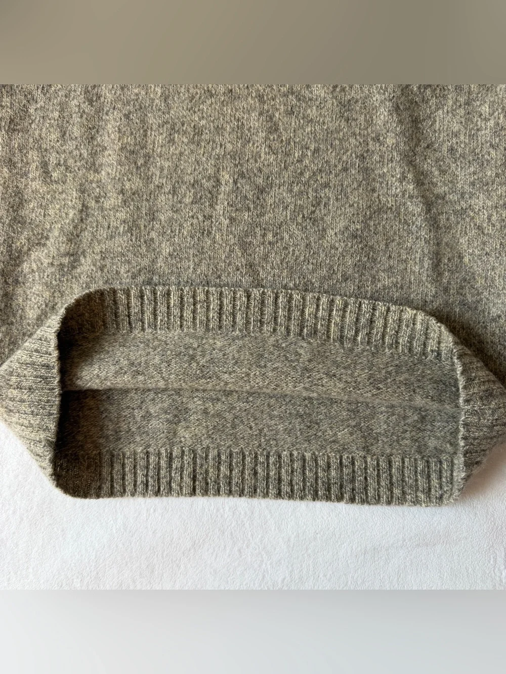 J Crew Tan Oatmeal 100% Shetland Wool Greige V Neck Marled Sweater Pullover, S